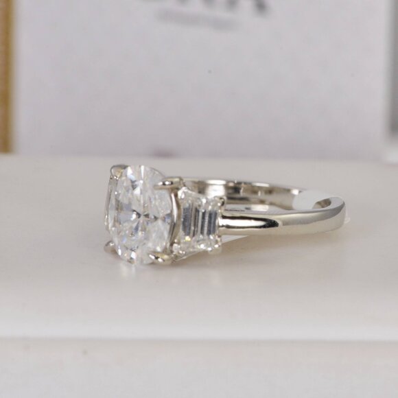GRA Certified Moissanite Ring 2.56 tcw Oval Cut w/ Baguette Engagement Ring 925 - Picture 4 of 6